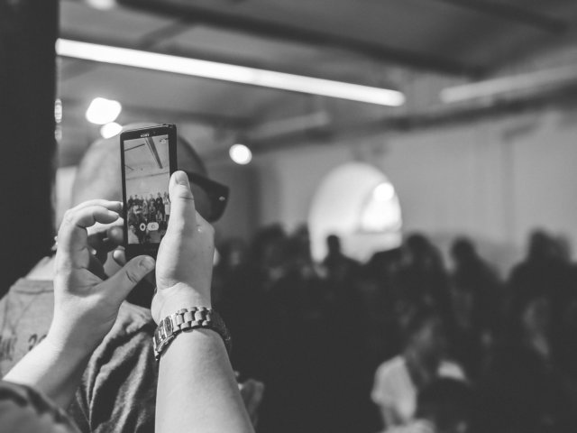 hands-technology-photo-phone